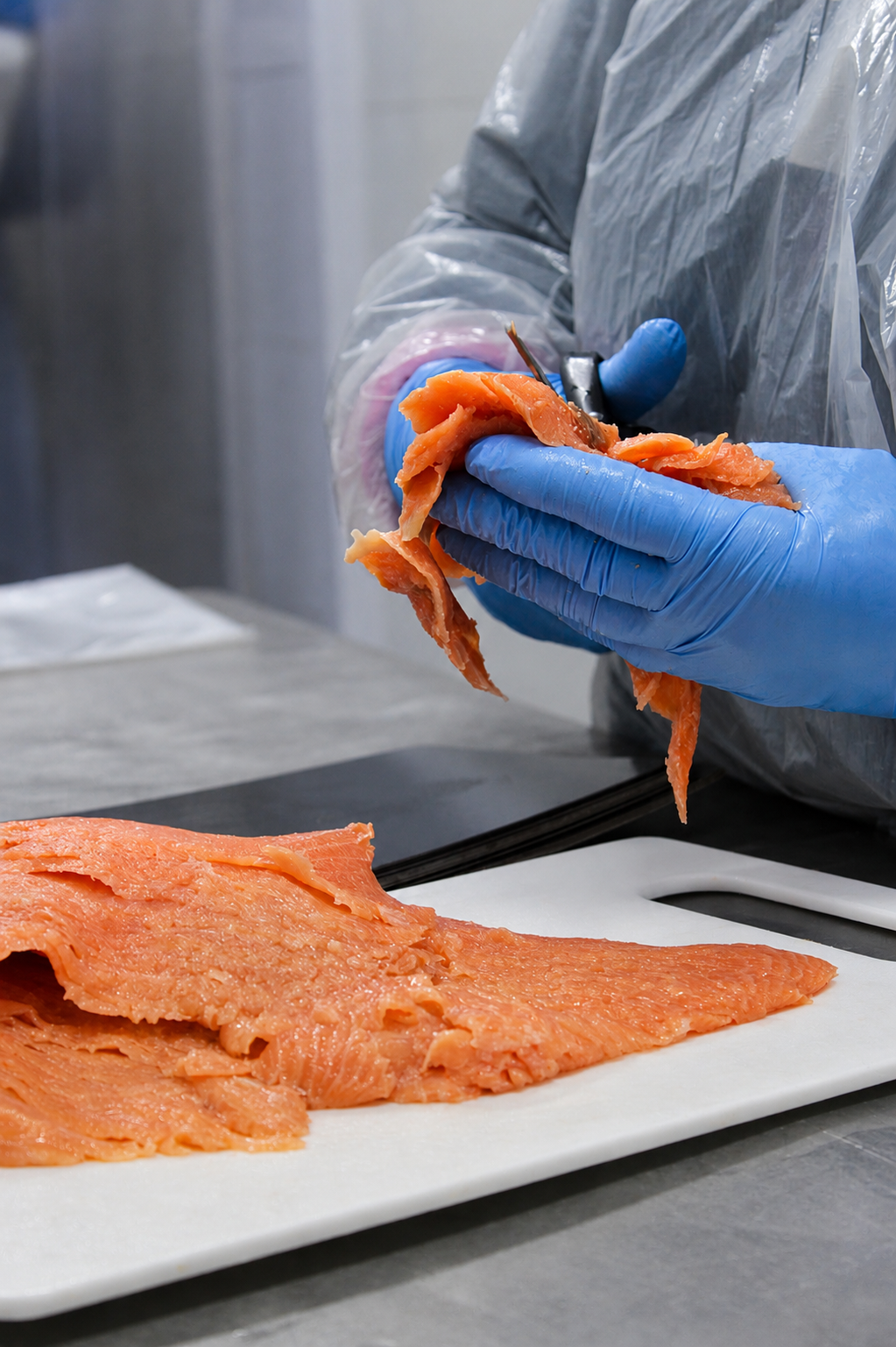 Proceso de limpieza del salmón — Alimentos Bilbao